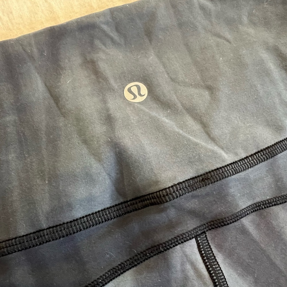 EUC Lululemon Leggings - Picture 4 of 6